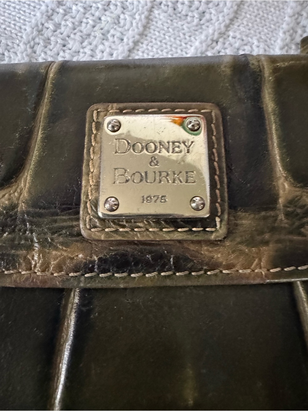Dooney & Bourke olive croc embossed leather wallet - Picture 4 of 7